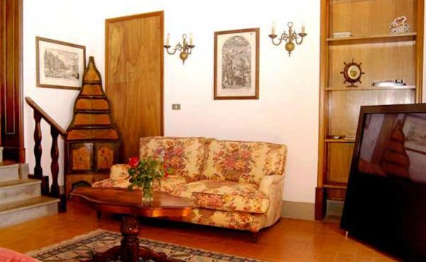 Casa Vacanze Villa Giusterna Monte Benichi Exterior photo